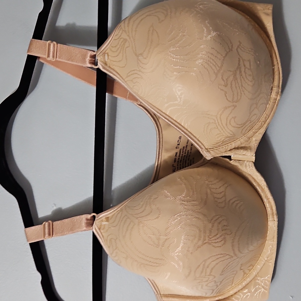 Bali Soft Beige Patterned Bra Front Closure Underwire Molded Pads Size 40DD